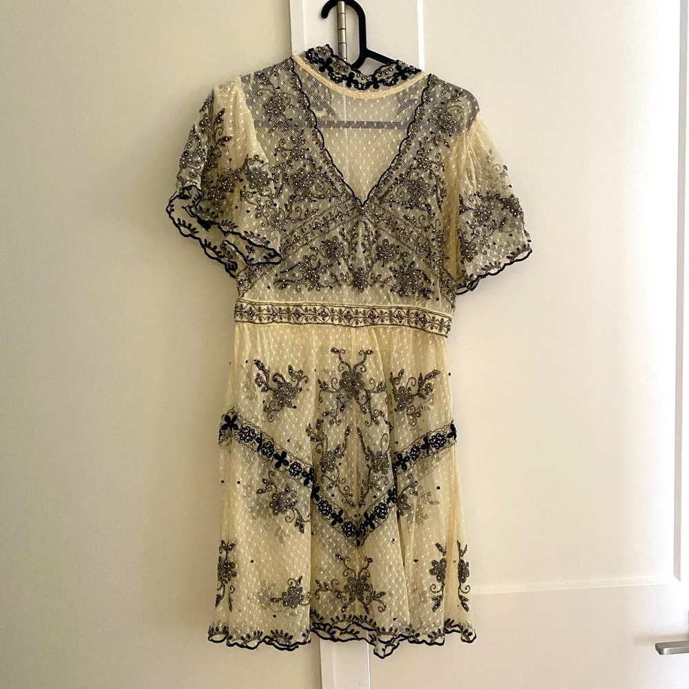 Zara lace dress - Picture 4 of 8